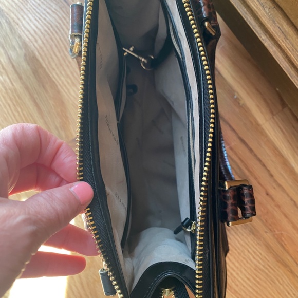 Beautiful Brahmin Handbag with Gold Hardware - Picture 12 of 14